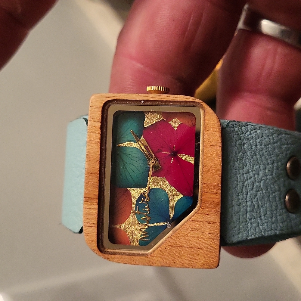 Mistura wood watch